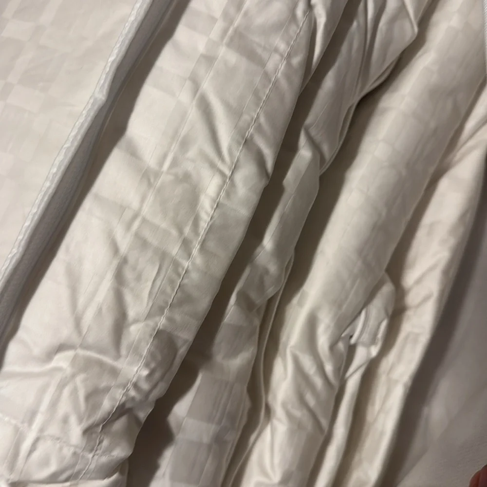 The company store Legends Luxury Luxe Royal Down Medium Warmth Comforter‎ Queen